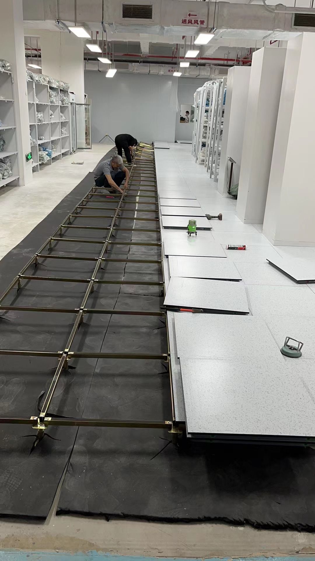 All-Steel Ceramic Antistatic Floor Solutions for High-Traffic Industrial Spaces